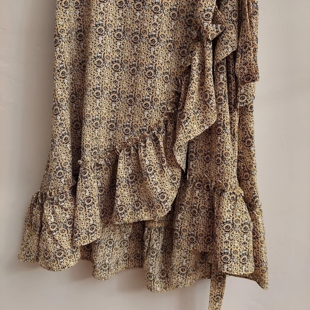 MAX STUDIO Ruffled Hi/Lo Yellow Floral Crepe Wrap Dress - Picture 7 of 15